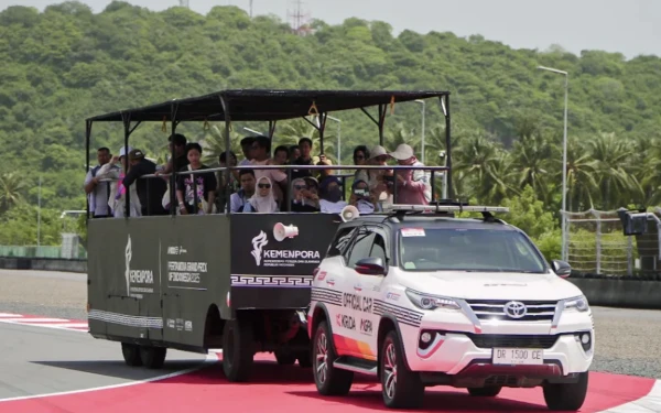 Thumbnail Berita - Sirkuit Mandalika Jadi Magnet Sport Tourism, Diserbut Ribuan Wisatawan Saat Lebaran