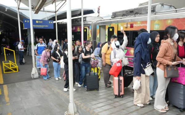 Thumbnail Berita - Masih Tersedia Ribuan Tiket Diskon, KAI Ajak Masyarakat Manfaatkan Promo Lebaran