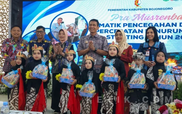 Thumbnail Berita - Bupati Bojonegoro Tekankan Penanganan Stunting Berbasis Data, Soroti Pentingnya Air Ber