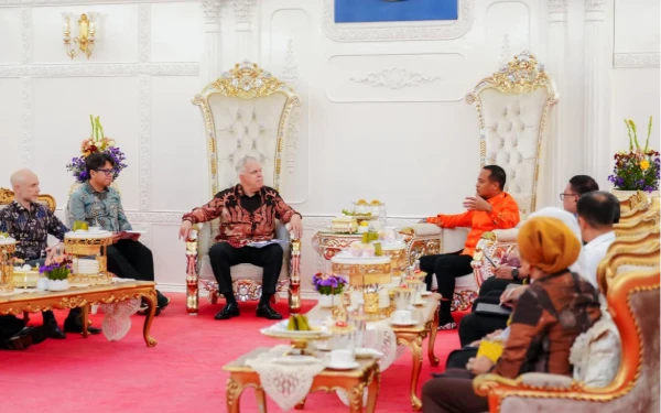 Thumbnail Berita - Gubernur Sulsel Sampaikan Pesan Perdamaian Saat Terima Kunjungan Kedubes Amerika Serikat