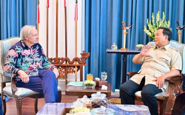 Thumbnail Berita - Prabowo Bertemu Ray Dalio di Istana, Bahas Strategi Penguatan Ekonomi dan Peran Danantara