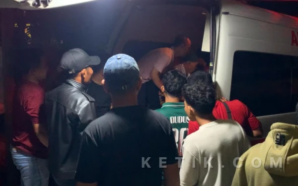 Thumbnail Berita - Truk Hauling PT LKT Tabrak Becak di Abdya, Pengemudi Tewas dengan Rahang Patah