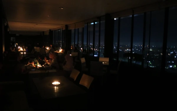 Foto Selama 60 menit, HOTEL THE 1O1 Malang OJ mematikan lampu dan listrik sebagai aksi simbolis dalam menjaga kelestarian lingkungan. (Foto: HOTEL THE 1O1 Malang OJ for Ketik.com)