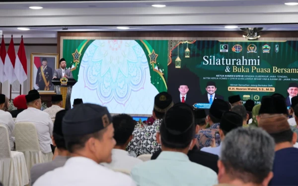 Thumbnail Berita - Bukber dengan Ketua Komisi II DPR RI, Nusron Ingatkan Prinsip Keadilan