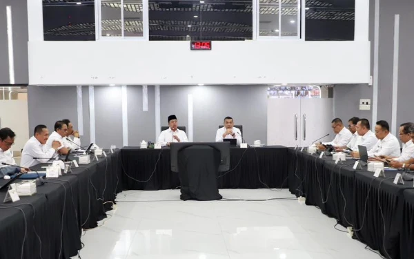 Thumbnail Berita - Kebijakan WFA, Nusron Wahid Pastikan Kantah Tetap Buka Layani Masyarakat