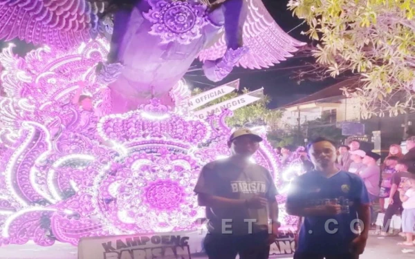 Thumbnail Berita - Dugdug Kampoeng Barisan Reng Manggis Tampil Memukau di Parade Daul Combodug 2026 Sampang