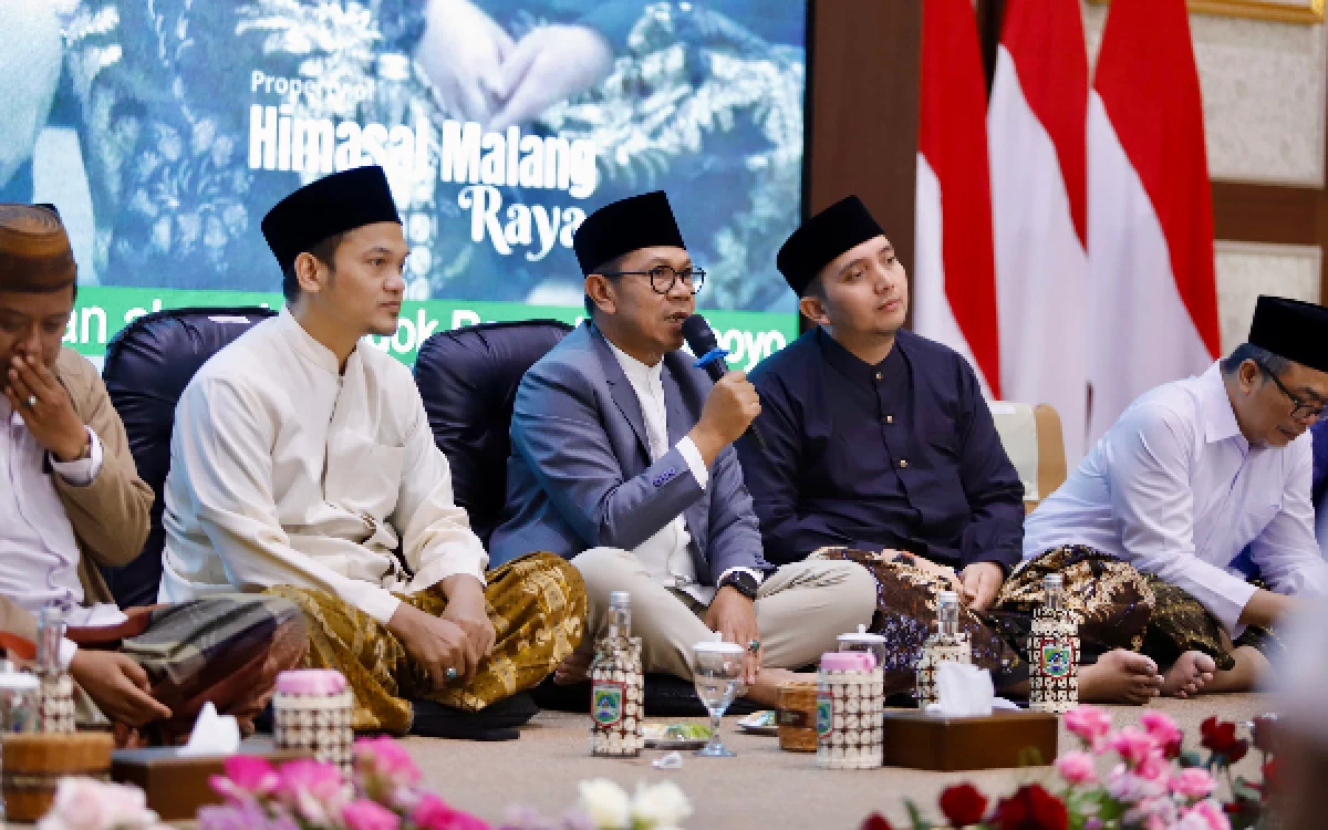 Thumbnail Berita - Wali Kota Batu Ingatkan Ancaman Moral di Kota Wisata, Pesantren Jadi Solusi Utama