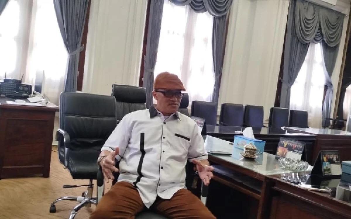 Thumbnail Berita - Jejak Politik Eko Herdiyanto, Dari Kudatuli hingga Fokus Kesehatan di DPRD Kota Malang