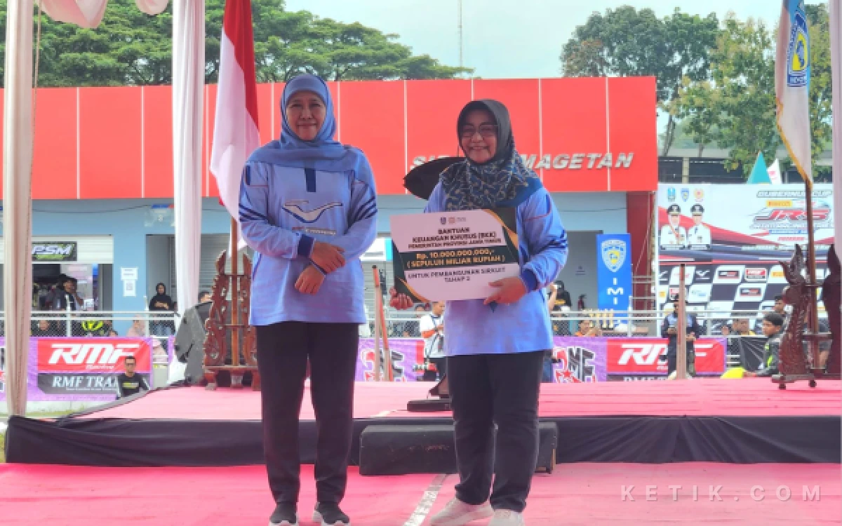 Thumbnail Berita - Suntik BKK Rp10 Miliar untuk Sirkuit Suryo! Wujud Komitmen Gubernur Khofifah Percepat Pembangunan Infrastruktur Olahraga di Daerah