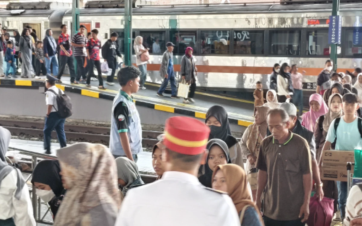 Thumbnail Berita - KAI Daop 7 Madiun Layani Sebanyak 400 Ribu Lebih Pelanggan Selama Masa Lebaran