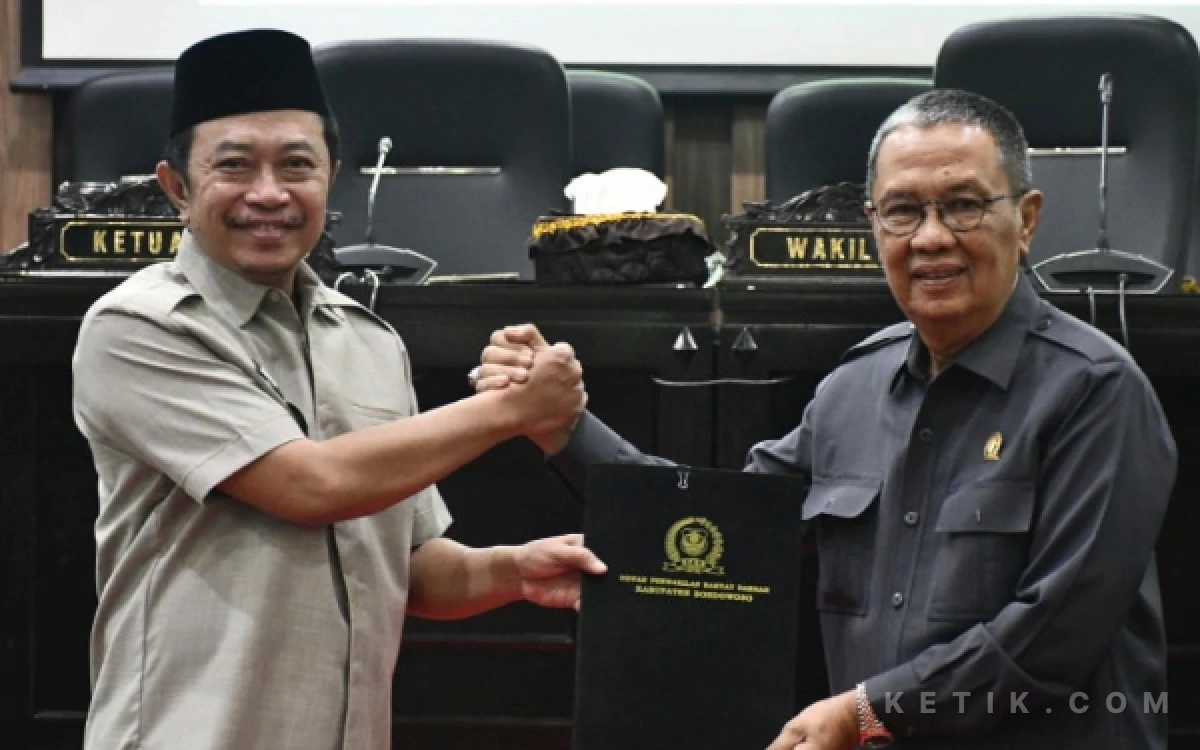 Thumbnail Berita - Rapor 2025 Terkuak, Bupati Bondowoso Klaim Kinerja Moncer di Tengah Tekanan