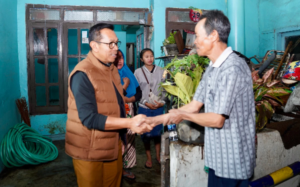 Thumbnail Berita - Respons Cepat Banjir Bumiaji, Wali Kota Batu Cak Nur Tinjau Lokasi dan Instruksikan Penanganan Darurat