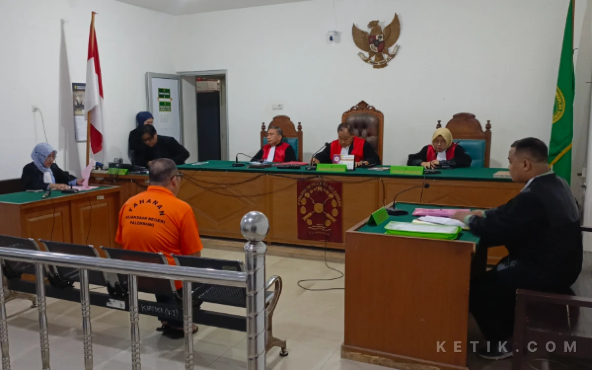 Thumbnail Berita - Dituntut 2,5 Tahun, ASN Palembang Bantah Unsur Penipuan dalam Kasus Rp233 Juta