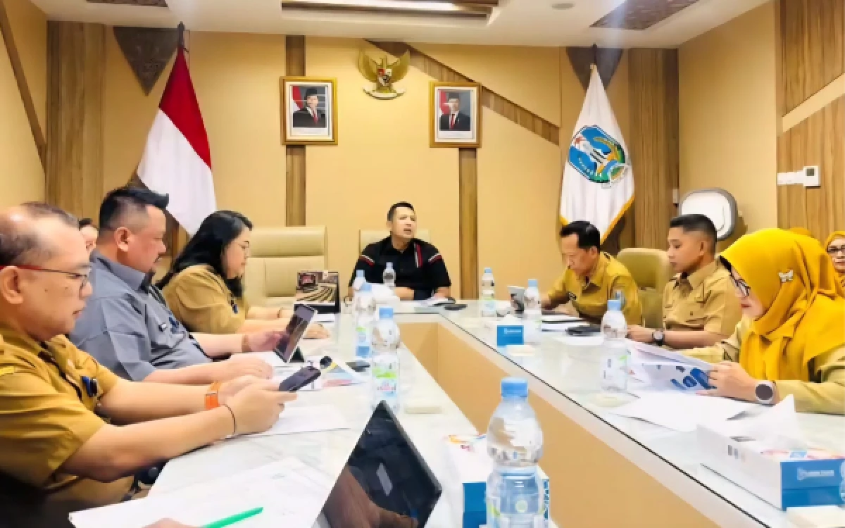 Thumbnail Berita - ASN WFH Setiap Rabu! Sekretaris DPRD Jatim Pastikan Tak Ganggu Layanan Legislatif