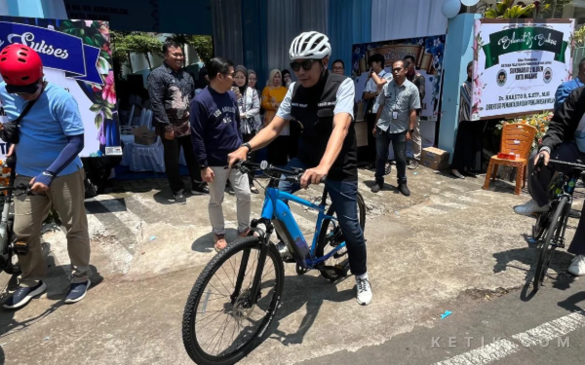 Thumbnail Berita - Istana Puji Wali Kota Malang Inisiasi ASN Bersepeda ke Kantor Demi Hemat BBM