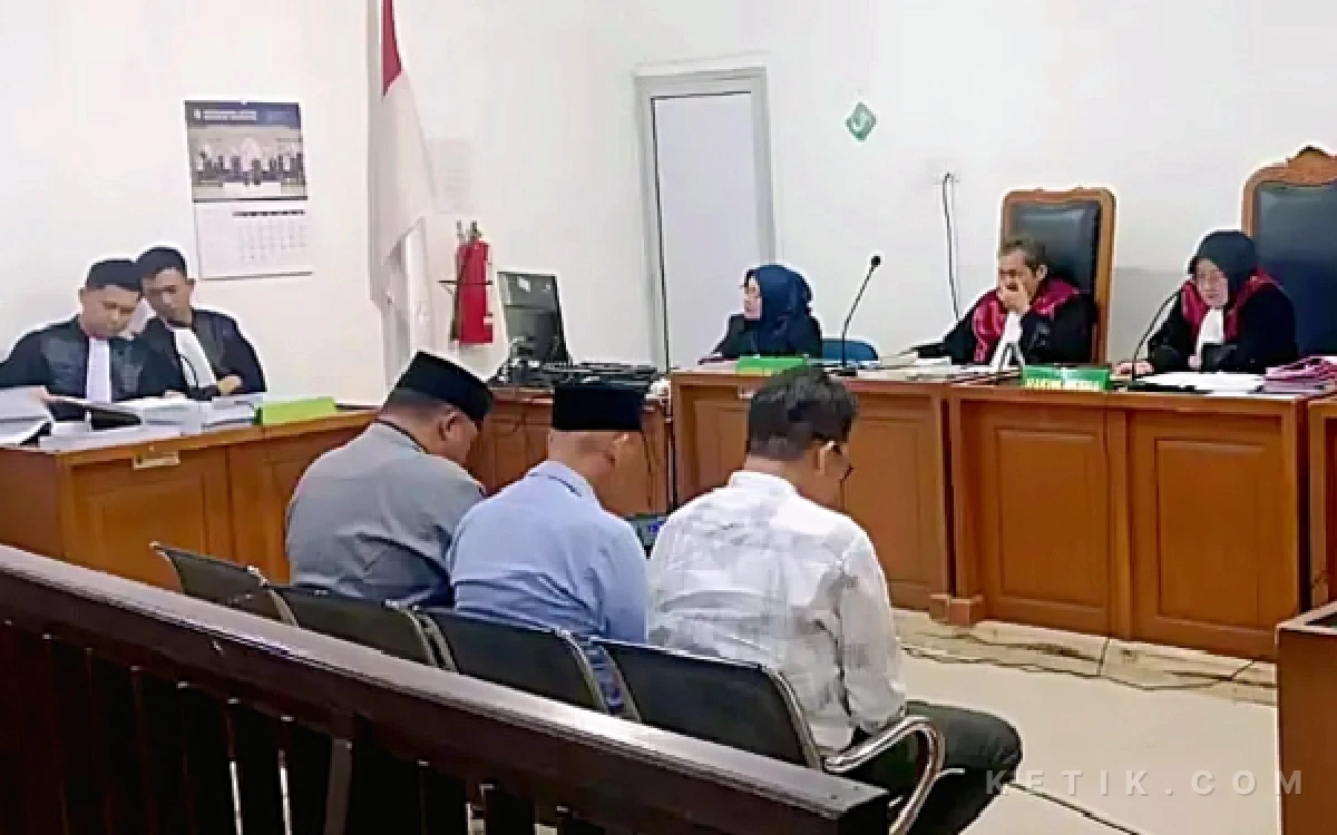 Thumbnail Berita - Korupsi Dana Pilkada Rp 11,8 Miliar, Ketua KPU Prabumulih Dituntut 10 Tahun Penjara