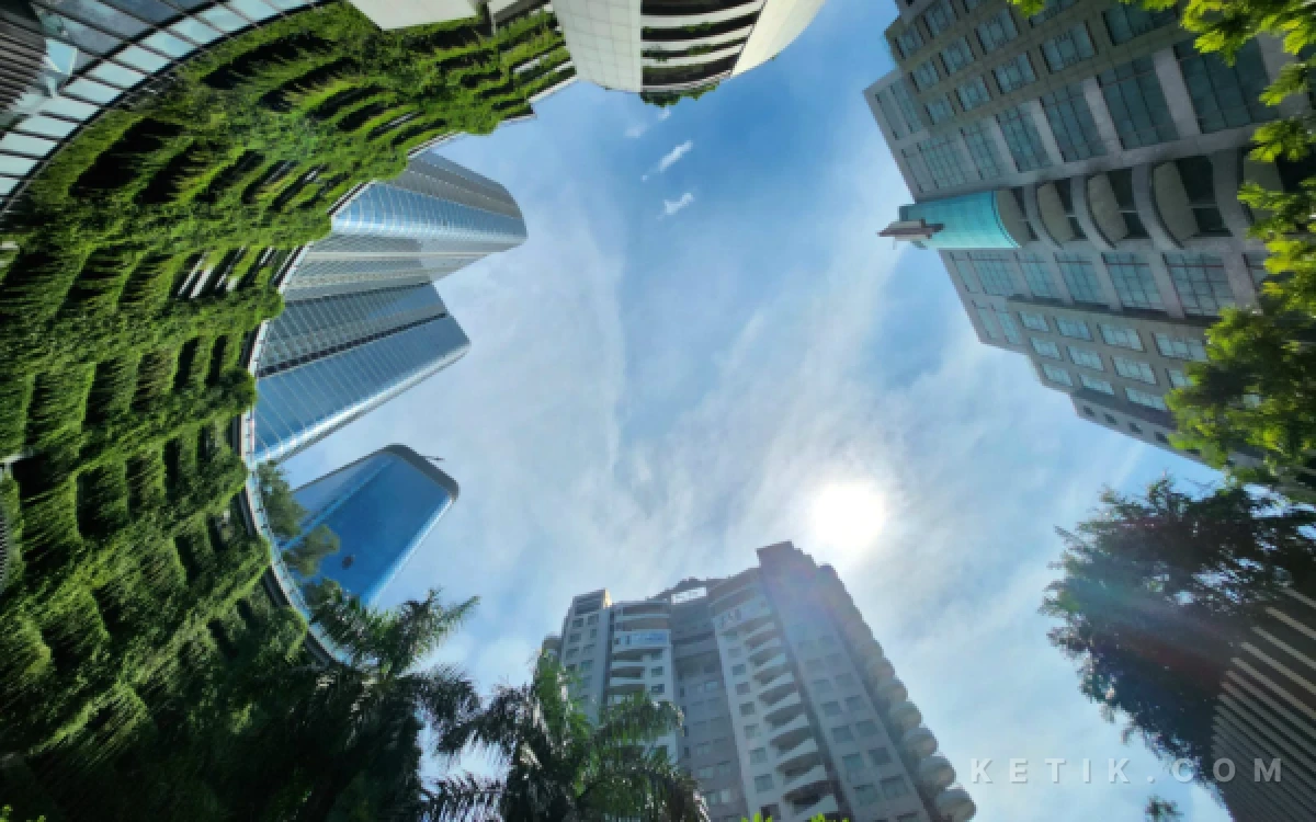 Thumbnail Berita - Prakiraan Cuaca Hari Ini 1 April 2026: Surabaya Berawan, Lumajang Cerah