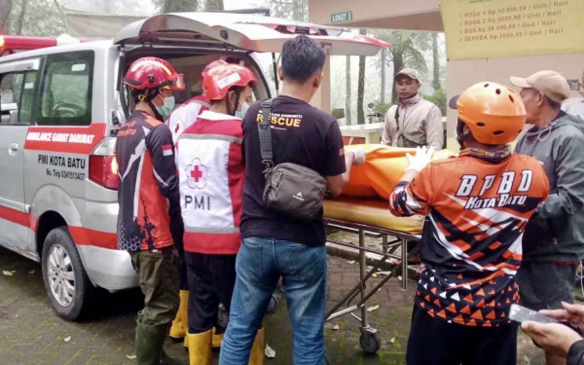 Thumbnail Berita - Pemuda Ditemukan Tewas di Jembatan Kembar Cangar, Polisi Lakukan Penyelidikan