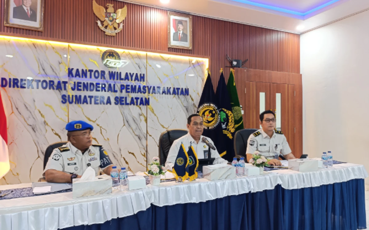 Foto Kakanwil Ditjenpas Sumatera Selatan, Erwedi Supriyatno, saat melakukan Press release di Kantor Ditjenpas Sumatera Selatan, Rabu 1 April 2026. (Foto : Yola/Ketik.Com)