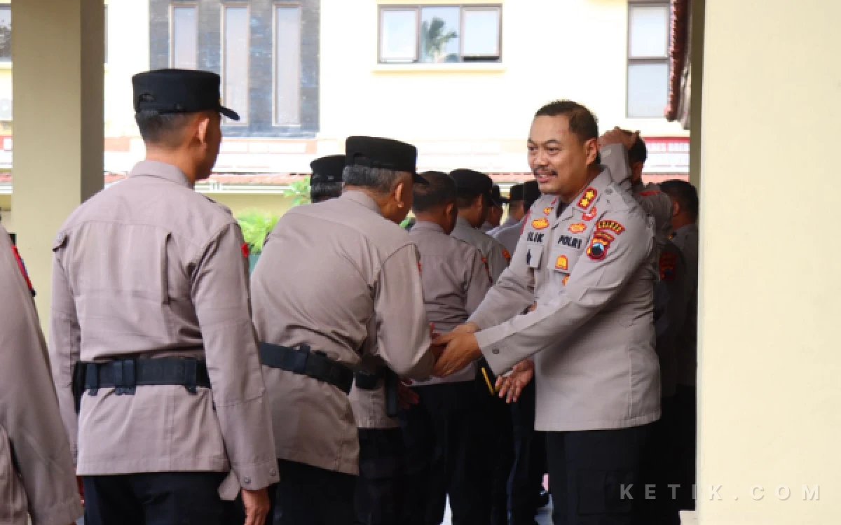 Thumbnail Berita - Kapolres Brebes Beri Selamat Kenaikan Pangkat PNS Polri