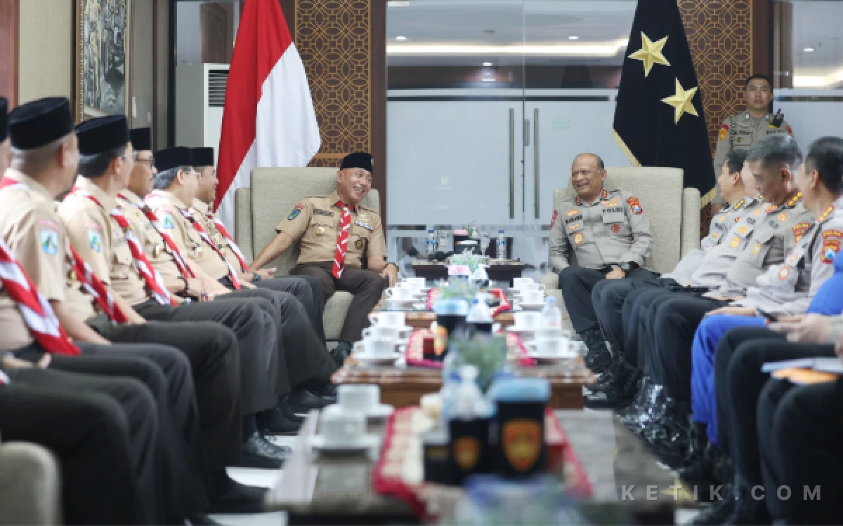 Thumbnail Berita - Kapolda Jatim Apresiasi Pramuka Jatim Sukseskan Operasi Ketupat Mudik Lebaran