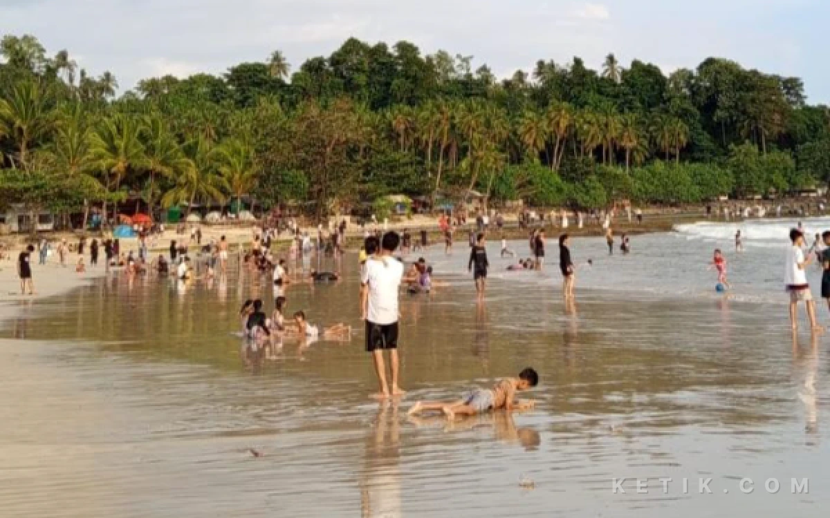 Thumbnail Berita - Kawasan Wisata Sawarna Lebak Kembali Diserbu, Penginapan dan Lesehan Full