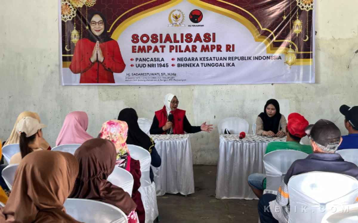 Thumbnail Berita - Anggota DPR RI Sadarestuwati Sosialisasikan Empat Pilar di Jombang, Tekankan Persatuan dan Ketahanan Bangsa