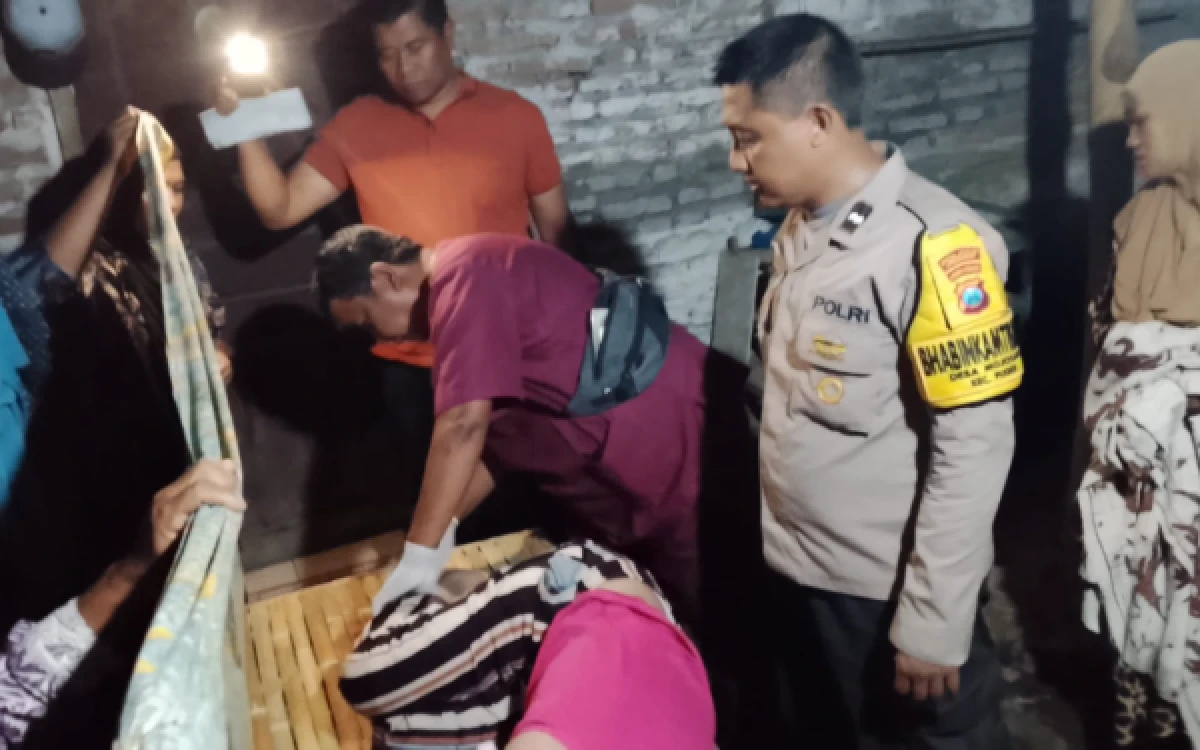 Thumbnail Berita - Diduga Terpeleset Saat Menimba Air, Perempuan di Puger Jember Tewas Tercebur Sumur