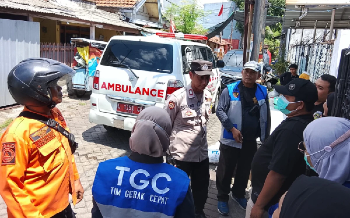 Thumbnail Berita - Diduga Keracunan Makanan Tahlilan, Puluhan Warga Sido Kapasan Surabaya Alami Mual hingga Lemas