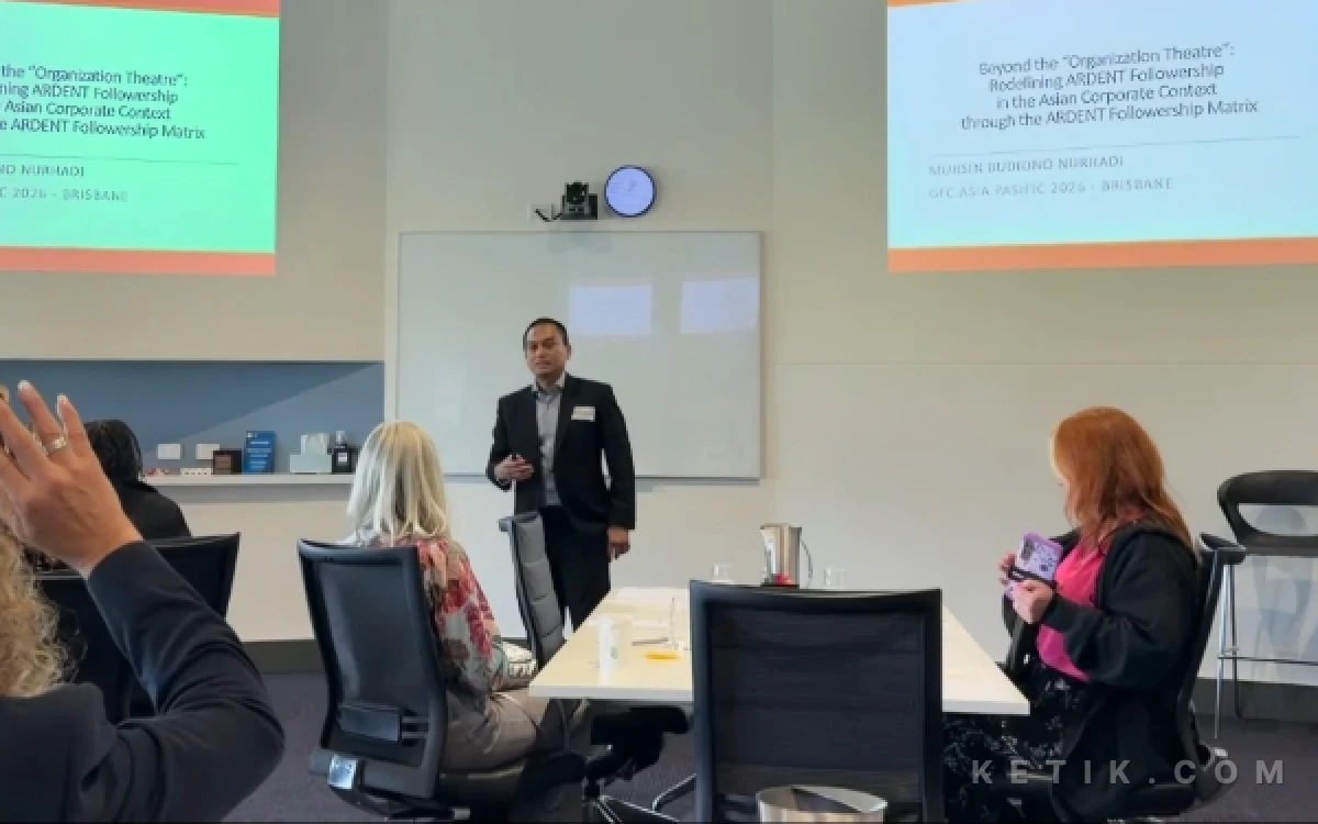 Foto Muhsin Budiono menjadi center of attention dalam sharing session di Forum Followership Global Australia. (Foto: Dok. Ketik.com)