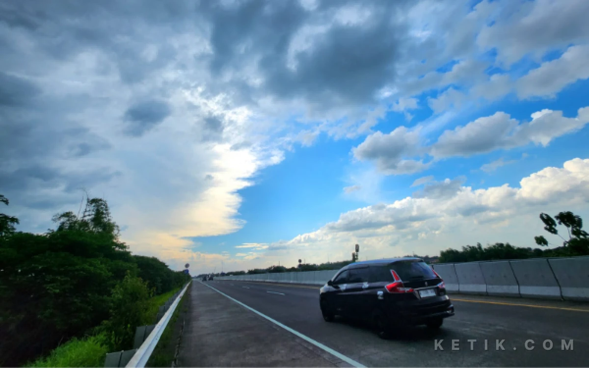 Thumbnail Berita - Prakiraan Cuaca Hari Ini Minggu, 5 April 2026: Jakarta Cerah Berawan, Bengkulu Hujan Ringan