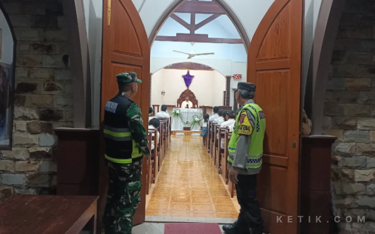 Thumbnail Berita - Pengamanan Ketat! Ribuan Jemaat Ikuti Ibadah Paskah di 119 Titik Kabupaten Malang