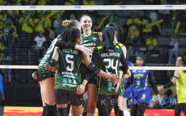 Thumbnail Berita - [FOTO] Petrokimia Pertahankan Tren Kemenangan, Kalahkam Elektrik PLN 3-0 di Final Four Proliga 2026