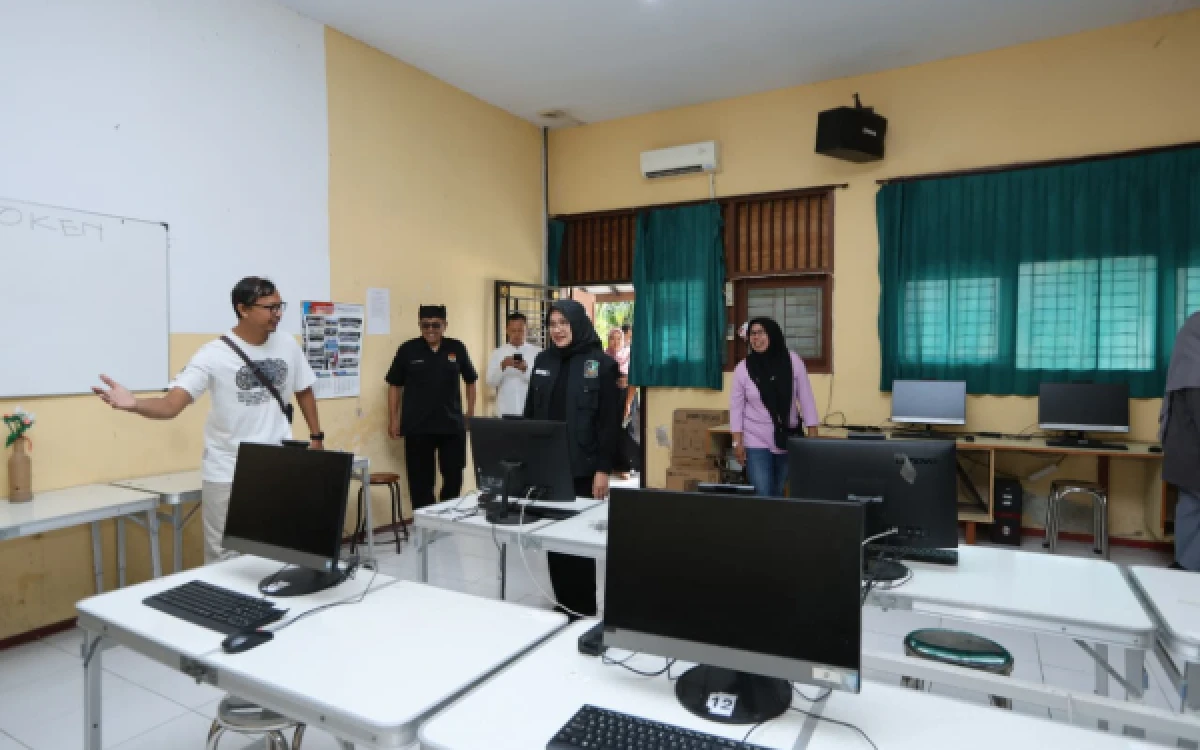 Thumbnail Berita - Jelang Pelaksanaan TKA di Banyuwangi, Bupati Ipuk Cek Kesiapan Perangkat dan Jaringan