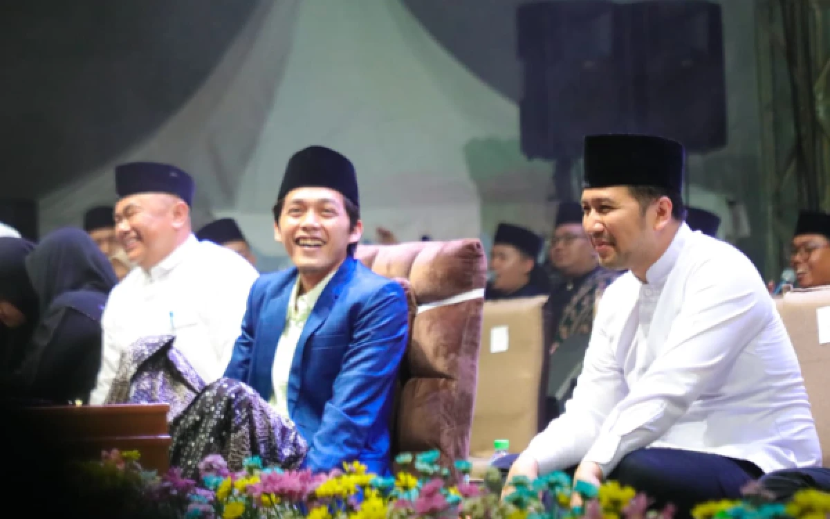 Thumbnail Berita - Santri Go Digital! Gus Iqdam dan Wagub Jatim Resmikan Program Talenta Digital di Al-Yasmin