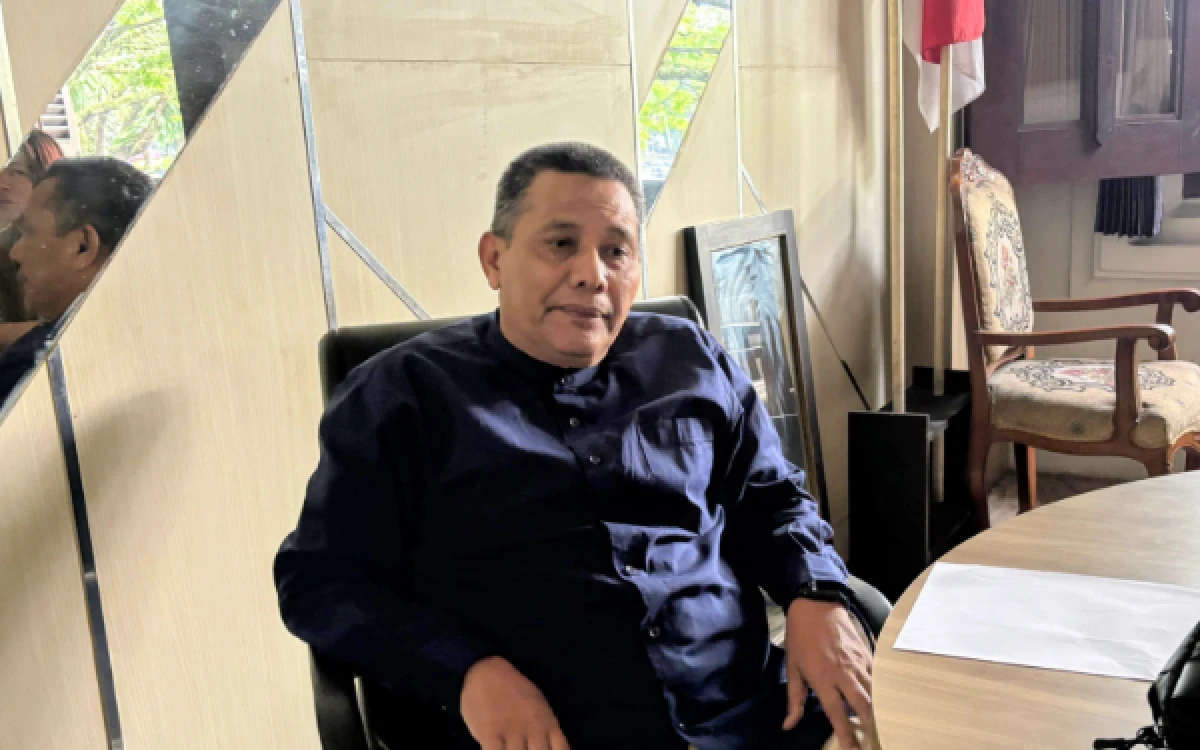 Thumbnail Berita - 1. Dari ASN ke DPRD, Perjalanan Abah Imron Meninggalkan Zona Nyaman untuk Mengabdi