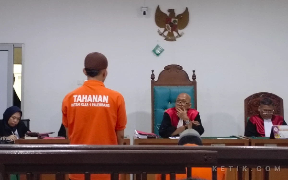 Thumbnail Berita - Dua Terdakwa Pengedar 0,5 Kg Sabu di Palembang Divonis 10 Tahun Penjara