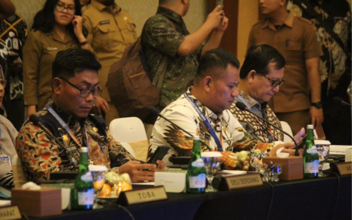 Thumbnail Berita - Dukung Percepatan Menuju KBMI 2 Wakil Bupati Asahan Hadiri RUPS Tahunan Bank Sumut