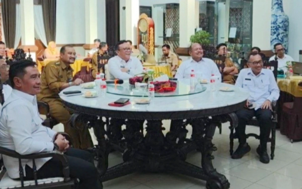 Thumbnail Berita - Terima Kunjungan BPOPPJ, Bupati Pemalang Bahas Penanganan Rob dan Banjir Pesisir