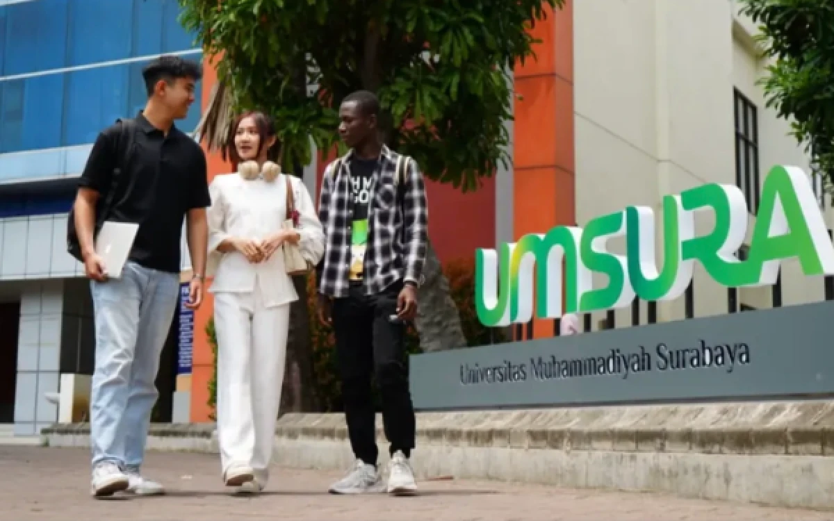 Thumbnail Berita - SELAMAT! Umsura Jadi PTS Terbaik di Jawa Timur Versi UniRank 2026