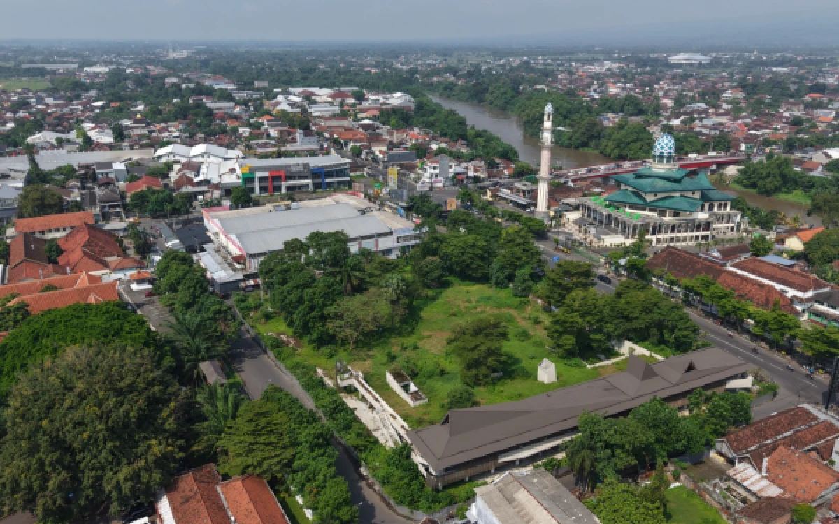 Thumbnail Berita - Pemkot Kediri Komitmen Lanjutkan Pembangunan Alun-Alun, Anggarkan Rp20 Miliar