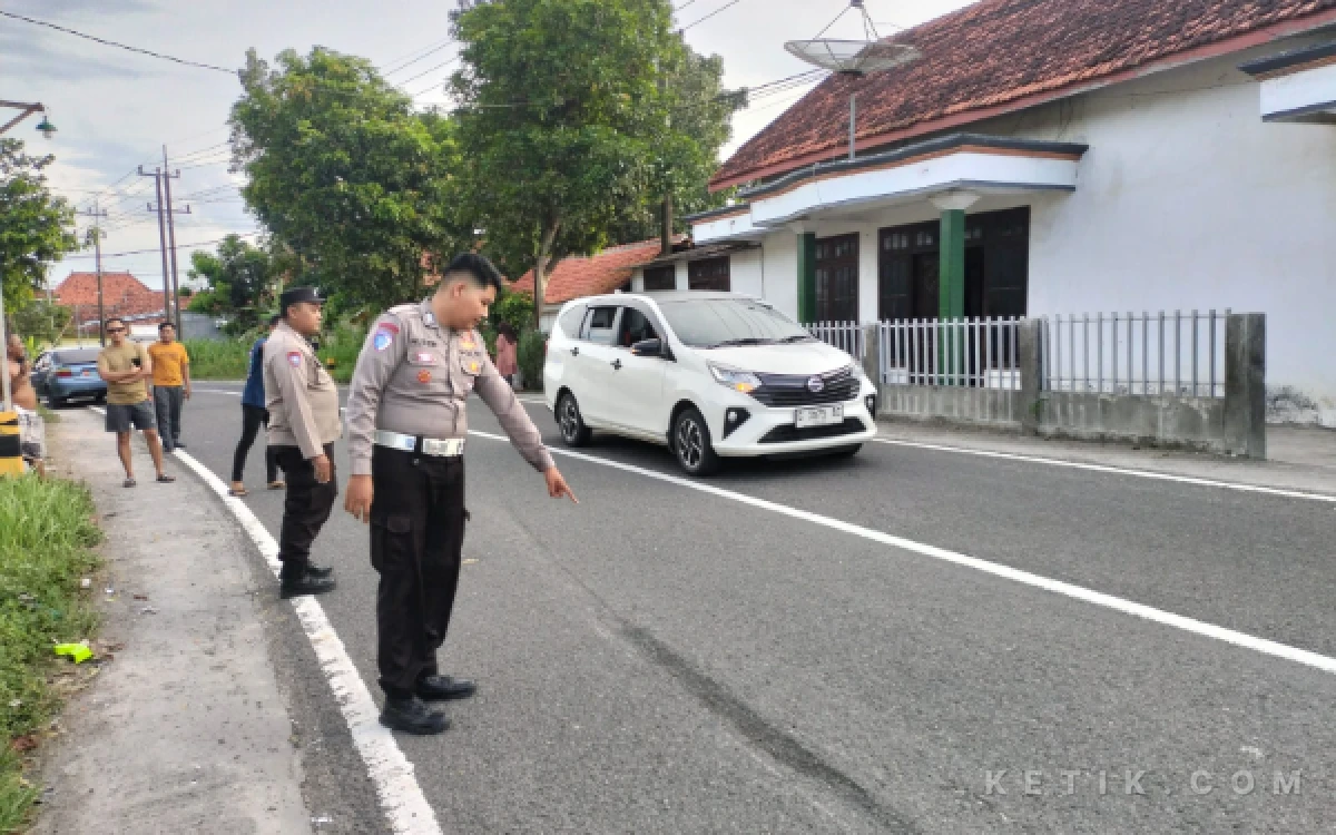 Thumbnail Berita - Kecelakaan Dump Truk dan Sepeda Listrik di Sampang, Polisi Bantah Sopir Sempat Kabur Meski Ada Video dan Kesaksian Warga