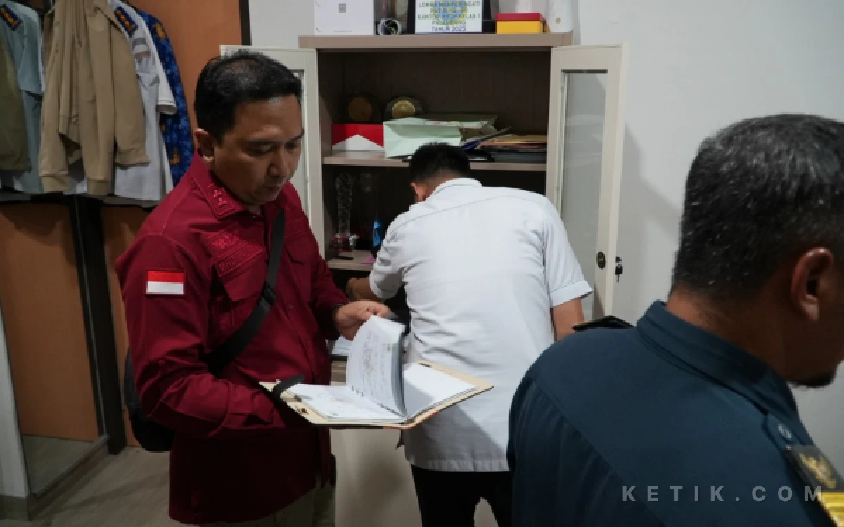 Thumbnail Berita - Kejati Sumsel Dalami Korupsi Pelayaran, KSOP Palembang Jadi Sasaran Penggeledahan