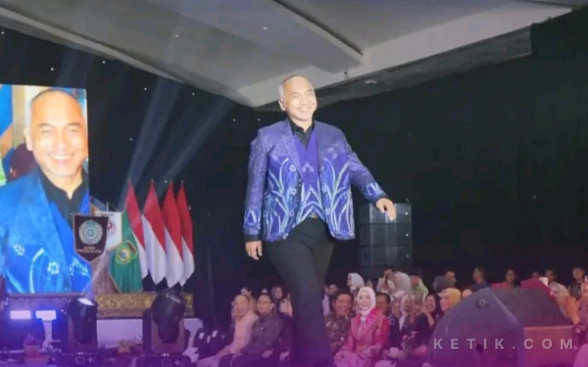 Ketua TP-PKK Mura Hadiri Fashion Show Sumsel