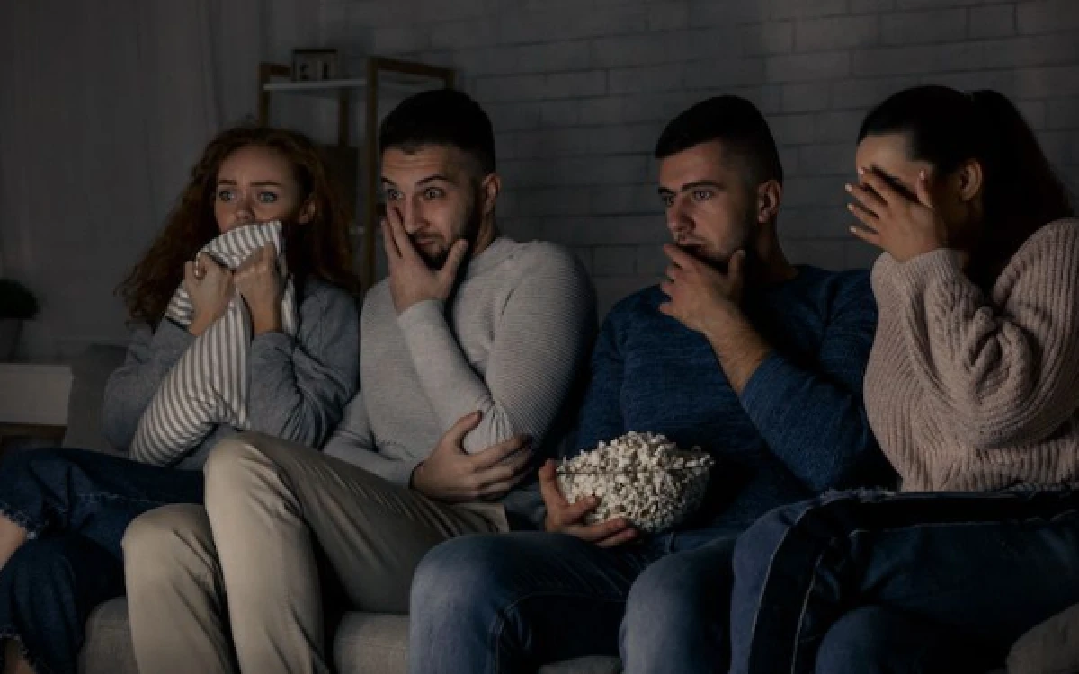 Thumbnail Berita - Weekend Anti Gabut: 6 Film Horror Komedi Indonesia yang Siap Menghibur Kamu