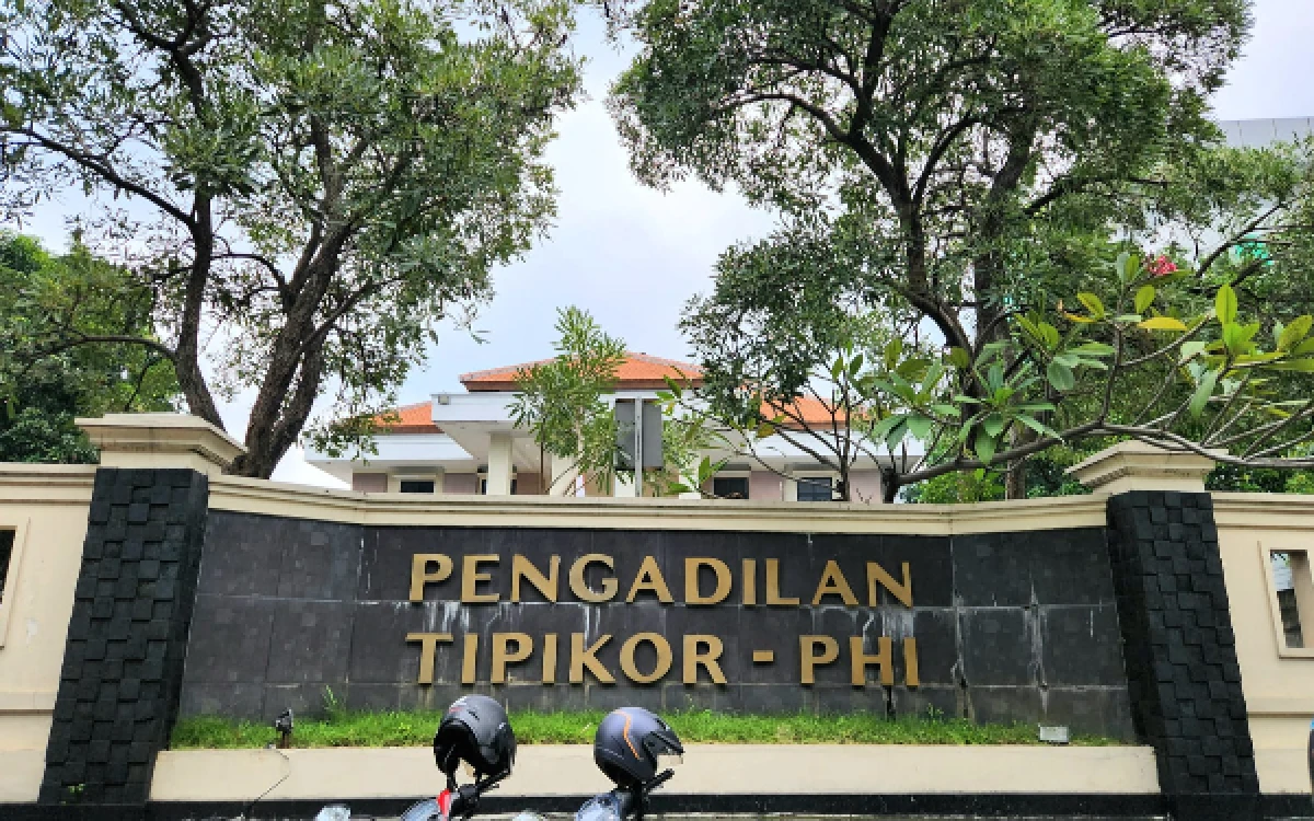 Thumbnail Berita - Jalani Sidang Perdana! Bupati Ponorogo Nonaktif Didakwa Terima Suap dan Gratifikasi