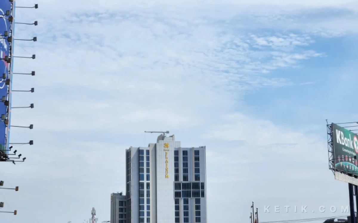 Thumbnail Berita - Prakiraan Cuaca Hari Ini , Sabtu 11 April 2026: Lumajang Cerah, Surabaya Hujan Ringan