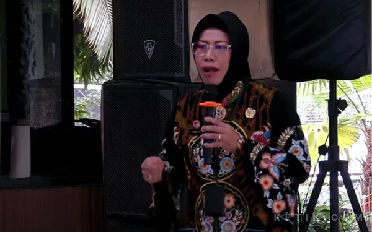 Foto Sekretaris Daerah (Sekda) Kabupaten Sidoarjo Dr Fenny Apridawati (Foto: Fathur Roziq/Ketik.com)