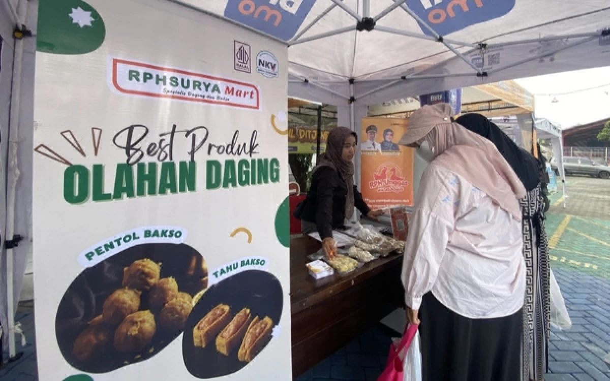 Thumbnail Berita - Dirjen PGerakan Pangan Murah Dirjen Pemasyarakatan Jatim, RPH Surabaya Sediakan Daging dengan Harga Bersahabat