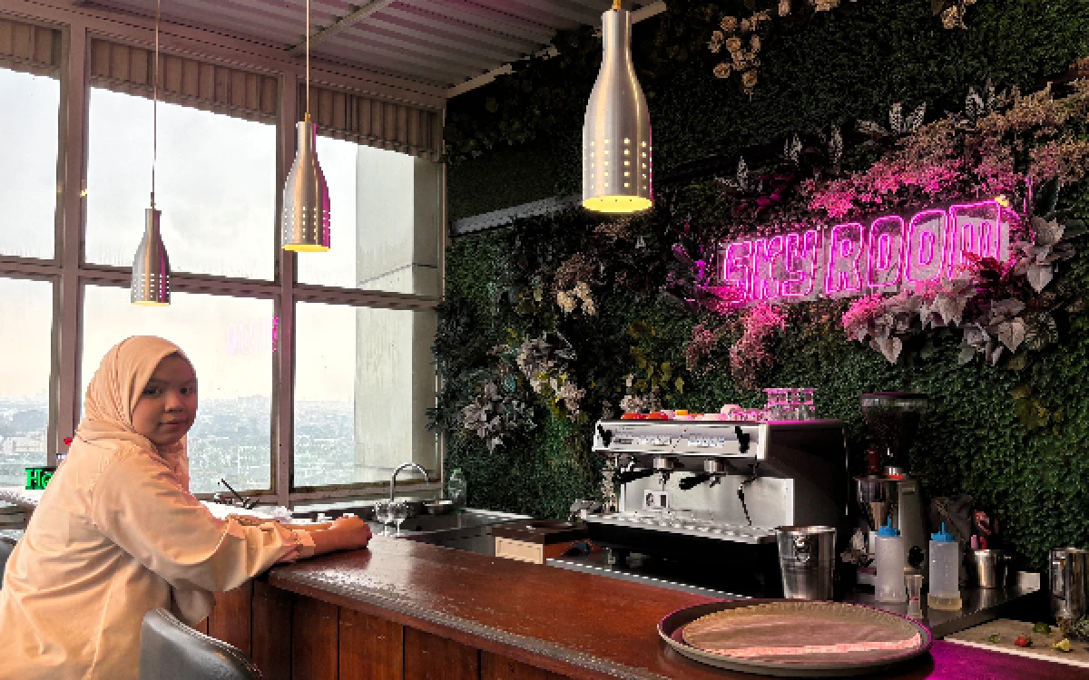 Thumbnail Berita - Skyroom Hotel The 101 Malang OJ, Cafe Rooftop Favorit Anak Muda dengan View Pegunungan yang Estetik
